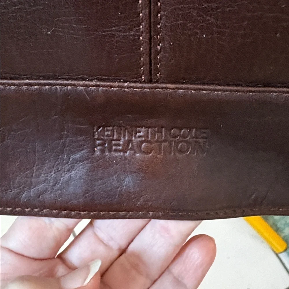 Kenneth Cole Men's Brown Leather Messenger /business bag  shoulder/Crossbody bag